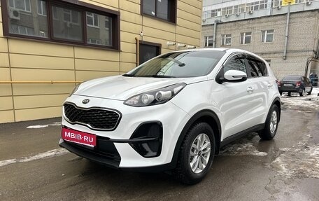 KIA Sportage IV рестайлинг, 2019 год, 2 180 000 рублей, 1 фотография