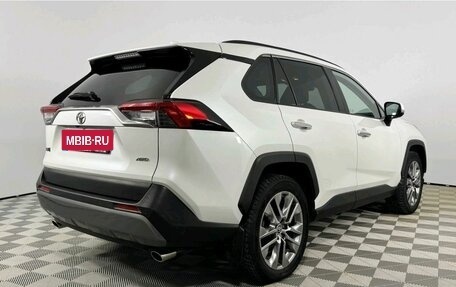 Toyota RAV4, 2021 год, 3 695 000 рублей, 6 фотография