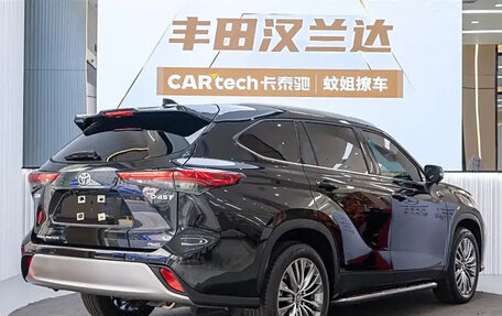 Toyota Highlander, 2022 год, 3 600 000 рублей, 2 фотография