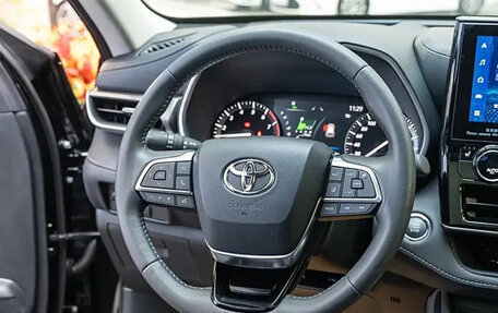 Toyota Highlander, 2022 год, 3 600 000 рублей, 15 фотография