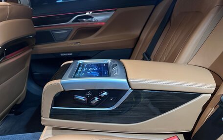 BMW 7 серия, 2017 год, 4 590 000 рублей, 30 фотография