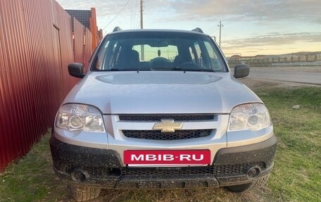 Chevrolet Niva I рестайлинг, 2013 год, 615 000 рублей, 2 фотография