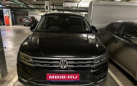 Volkswagen Tiguan II, 2018 год, 2 950 000 рублей, 1 фотография