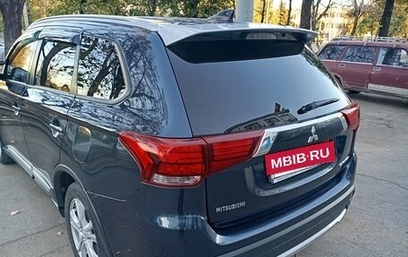 Mitsubishi Outlander III рестайлинг 3, 2018 год, 1 870 000 рублей, 9 фотография