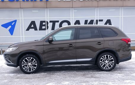 Mitsubishi Outlander III рестайлинг 3, 2015 год, 1 496 000 рублей, 4 фотография