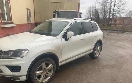 Volkswagen Touareg III, 2015 год, 3 100 000 рублей, 2 фотография