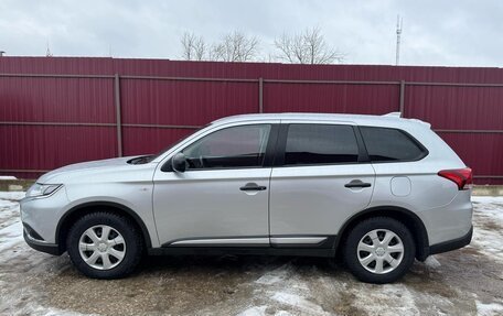 Mitsubishi Outlander III рестайлинг 3, 2021 год, 2 050 000 рублей, 3 фотография