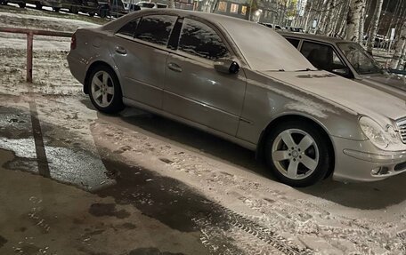 Mercedes-Benz E-Класс, 2004 год, 1 150 000 рублей, 3 фотография