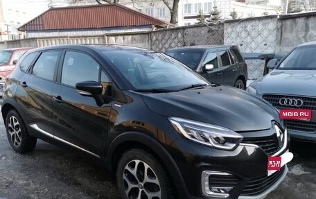 Renault Kaptur I рестайлинг, 2019 год, 2 000 000 рублей, 2 фотография