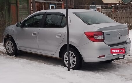 Renault Logan II, 2015 год, 850 000 рублей, 4 фотография