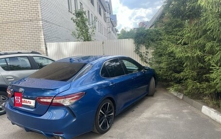 Toyota Camry, 2017 год, 2 600 000 рублей, 4 фотография