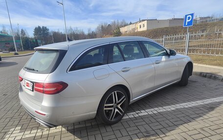 Mercedes-Benz E-Класс, 2019 год, 3 495 000 рублей, 4 фотография