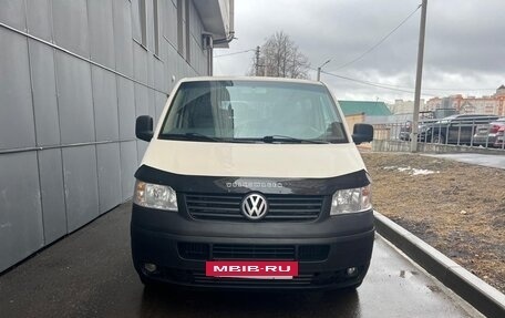 Volkswagen Transporter T5 рестайлинг, 2004 год, 750 000 рублей, 2 фотография