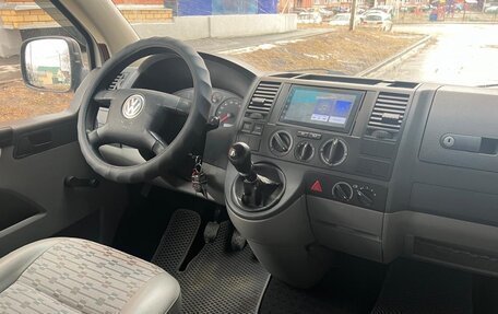 Volkswagen Transporter T5 рестайлинг, 2004 год, 750 000 рублей, 6 фотография