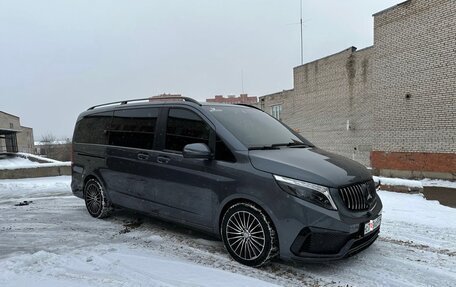 Mercedes-Benz V-Класс, 2017 год, 4 850 000 рублей, 7 фотография