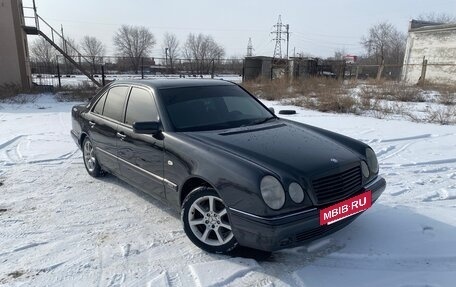 Mercedes-Benz E-Класс, 1997 год, 480 000 рублей, 3 фотография