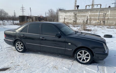 Mercedes-Benz E-Класс, 1997 год, 480 000 рублей, 5 фотография