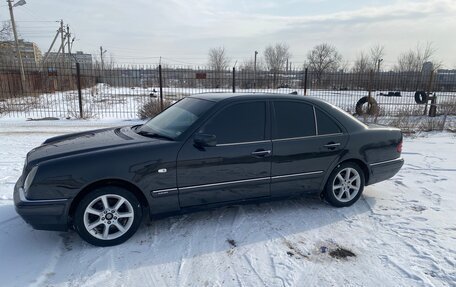 Mercedes-Benz E-Класс, 1997 год, 480 000 рублей, 6 фотография