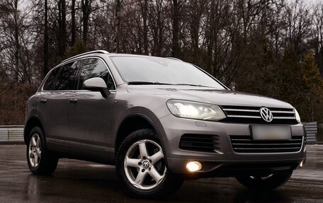 Volkswagen Touareg III, 2011 год, 2 650 000 рублей, 1 фотография