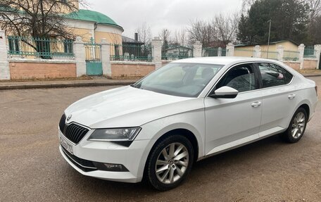 Skoda Superb III рестайлинг, 2016 год, 1 600 000 рублей, 3 фотография