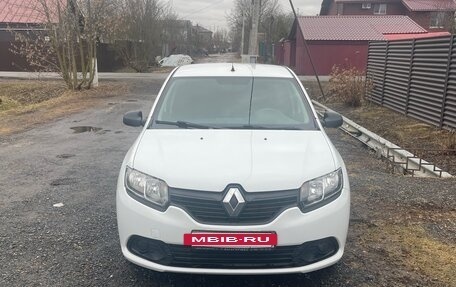 Renault Logan II, 2018 год, 850 000 рублей, 4 фотография