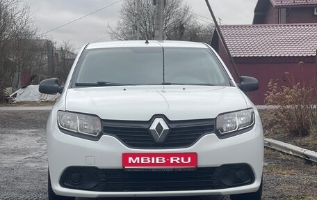 Renault Logan II, 2018 год, 850 000 рублей, 3 фотография