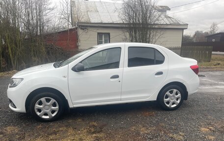 Renault Logan II, 2018 год, 850 000 рублей, 7 фотография