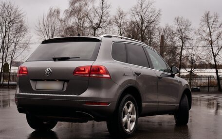 Volkswagen Touareg III, 2011 год, 2 650 000 рублей, 3 фотография