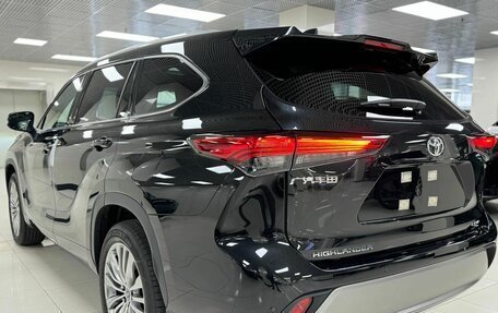 Toyota Highlander, 2024 год, 6 500 000 рублей, 10 фотография