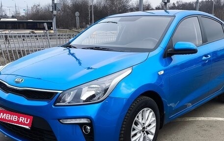 KIA Rio IV, 2018 год, 1 460 000 рублей, 2 фотография