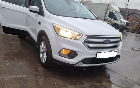 Ford Escape III, 2017 год, 1 460 000 рублей, 1 фотография