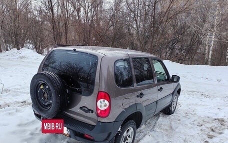 Chevrolet Niva I рестайлинг, 2019 год, 880 000 рублей, 3 фотография