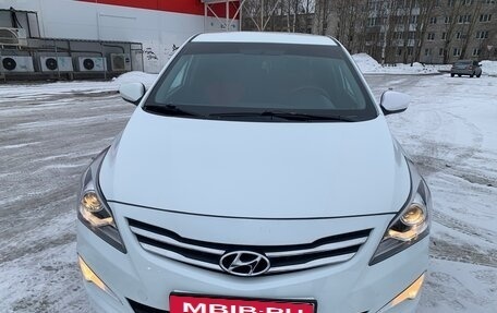 Hyundai Solaris II рестайлинг, 2011 год, 550 000 рублей, 1 фотография