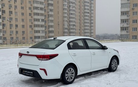 KIA Rio IV, 2017 год, 850 000 рублей, 3 фотография