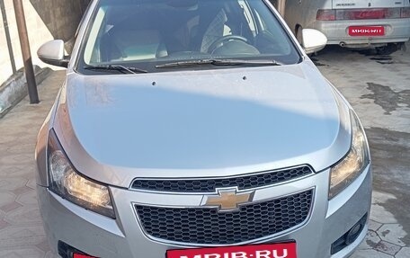 Chevrolet Cruze II, 2010 год, 700 000 рублей, 1 фотография