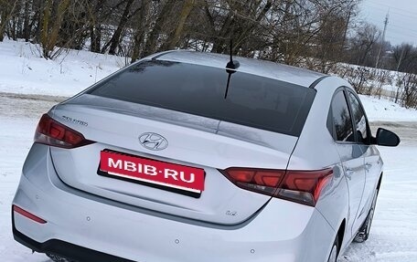 Hyundai Solaris II рестайлинг, 2017 год, 1 300 000 рублей, 2 фотография