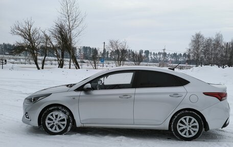 Hyundai Solaris II рестайлинг, 2017 год, 1 300 000 рублей, 3 фотография