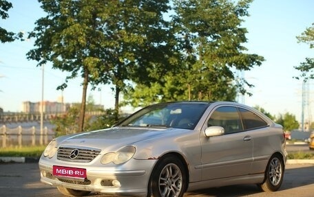 Mercedes-Benz C-Класс, 2003 год, 500 000 рублей, 1 фотография