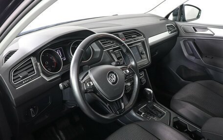 Volkswagen Tiguan II, 2018 год, 2 550 000 рублей, 9 фотография