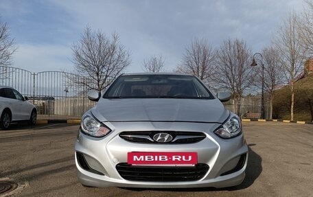 Hyundai Solaris II рестайлинг, 2014 год, 815 000 рублей, 2 фотография