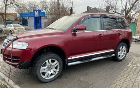 Volkswagen Touareg III, 2004 год, 735 000 рублей, 2 фотография