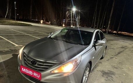 Hyundai Sonata VI, 2011 год, 890 000 рублей, 5 фотография