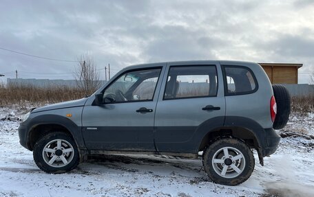 Chevrolet Niva I рестайлинг, 2010 год, 470 000 рублей, 4 фотография