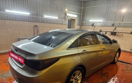 Hyundai Sonata VI, 2011 год, 890 000 рублей, 9 фотография