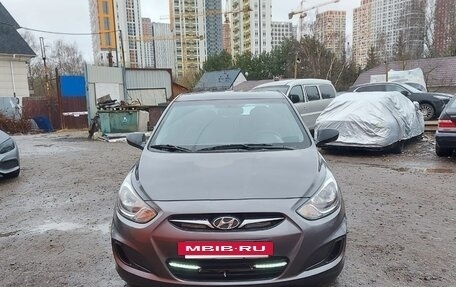 Hyundai Solaris II рестайлинг, 2013 год, 1 000 000 рублей, 8 фотография