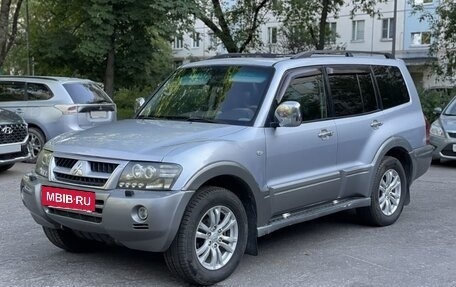 Mitsubishi Pajero III рестайлинг, 2004 год, 1 100 000 рублей, 4 фотография