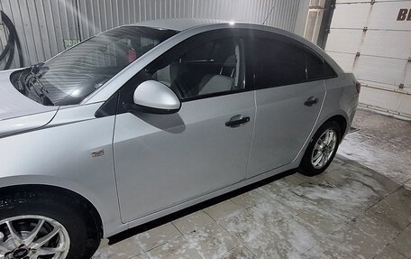 Chevrolet Cruze II, 2010 год, 770 000 рублей, 6 фотография