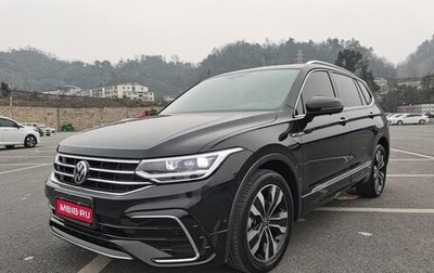 Volkswagen Tiguan II, 2022 год, 2 675 000 рублей, 1 фотография