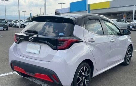 Toyota Yaris, 2021 год, 1 200 000 рублей, 5 фотография