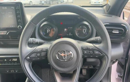 Toyota Yaris, 2021 год, 1 200 000 рублей, 8 фотография